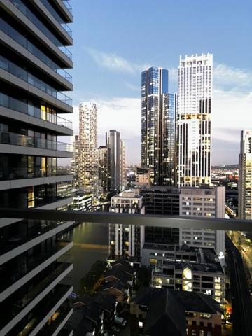 Апартаменти Luxury High Rise 2-Bed With Lovely View In Canary Wharf Лондон Екстер'єр фото